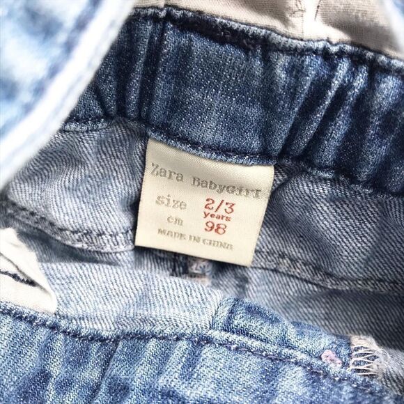 Zara patch medium wash denim overalls EUC 2/3T - Picture 4 of 5